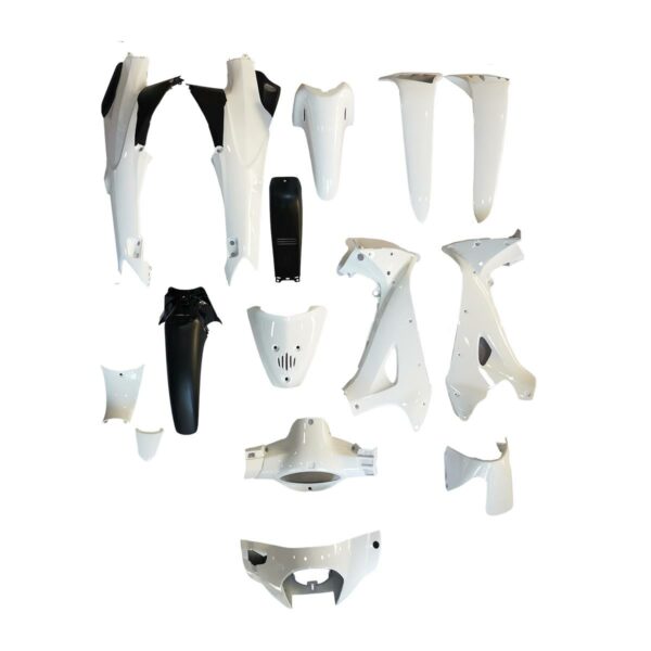 ΚΟΥΣΤΟΥΜΙ ΣΕΤ ΠΛΑΣΤΙΚΑ ΑΣΠΡΟ HONDA INNOVA 125 ΚΑΡΜΠΥΡΑΤΕΡ OOH