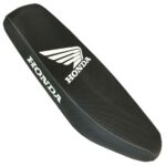 ΣΕΛΑ ΛΕΠΤΗ CARBON ΜΕ ΛΕΥΚΟ ΛΟΓΟΤΥΠΟ HONDA SUPRA 100 RACING