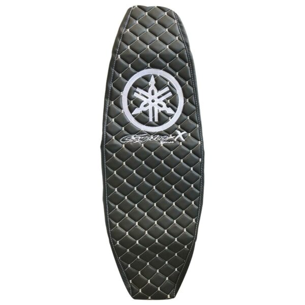 ΚΑΛΥΜΜΑ ΣΕΛΑΣ ΜΑΥΡΟ ΜΠΑΚΛΑΒΩΤΟ ΜΕ ΑΣΠΡΗ ΡΑΦΗ YAMAHA CRYPTON X 135